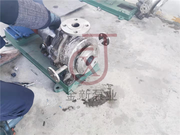 不鏽鋼臥(wò)式保(bǎo)溫離心泵.jpg 不鏽鋼(gāng)臥式保(bǎo)溫離心泵.jpg