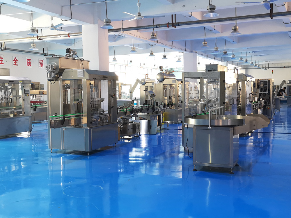 全自（zì）動液體、膏體灌裝生產線裝配（pèi）成