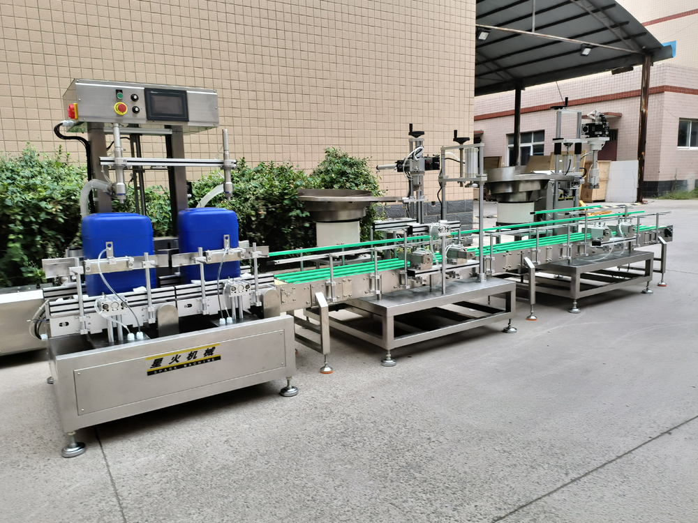 化工（gōng）桶稱重灌裝機 灌裝旋（xuán）蓋生產線