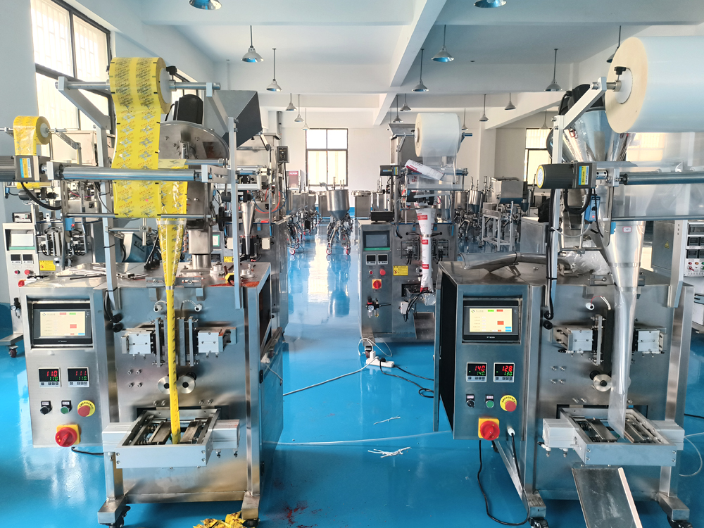 油辣椒自動包裝機 芝麻油包裝機應（yīng）用案